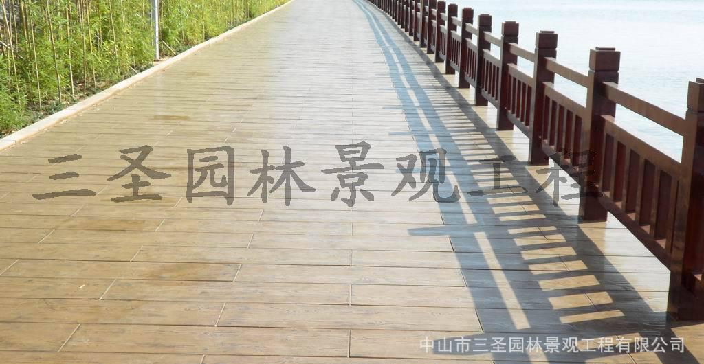 三圣園林公園仿木鋪板 經(jīng)久耐用 環(huán)保安全的 選擇