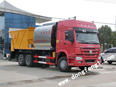 新疆_哪里有賣同步碎石封層車？ 程力同步碎石封層車廠家_廠家直銷更省錢