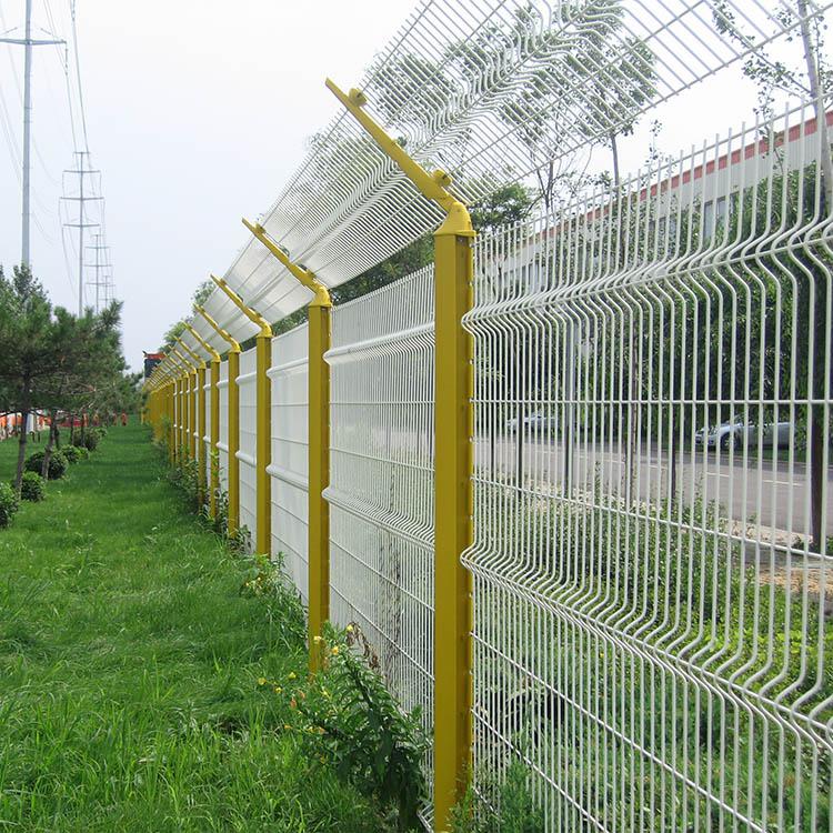 寶坤雙邊絲護欄網公路護欄物美價廉價格合理寶坤網欄